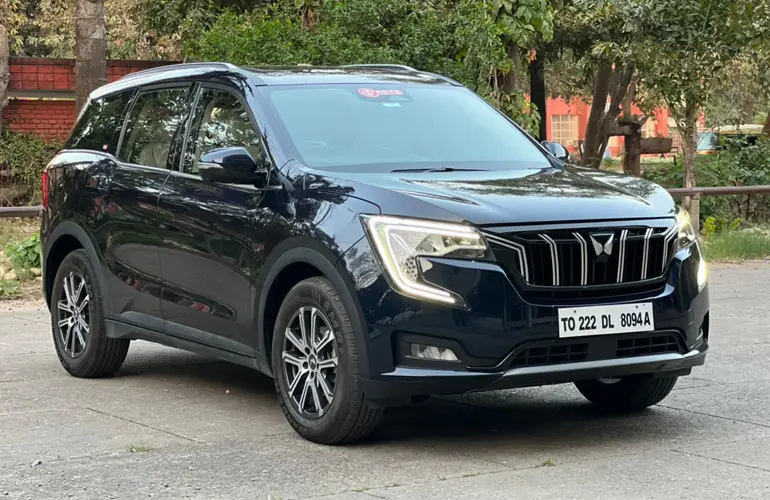 Mahindra XUV700 AX7 Luxury AWD AT Dsl